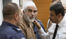 المحامي مصطفى سهيل يزور الشيخ رائد صلاح بعد نقله إلى سجن “شيكما” في عسقلان